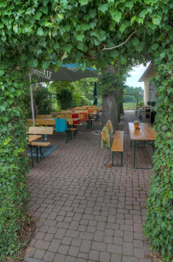 Restaurant Und Zur Nassen Ecke *